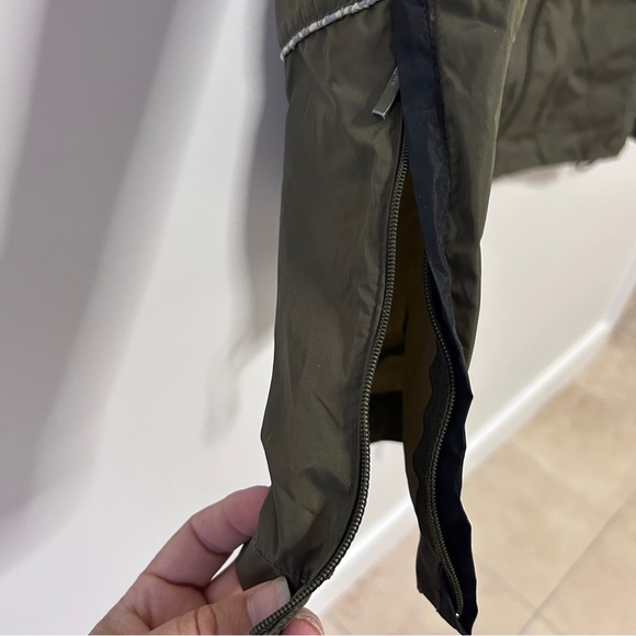 Tommy Hilfiger Men's XL Olive Green Windbreaker Jacket Retro Preppy - Picture 2 of 16